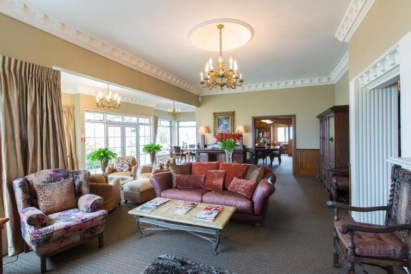 فندق On The Point  Lake Rotorua