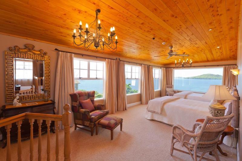 فندق On The Point  Lake Rotorua