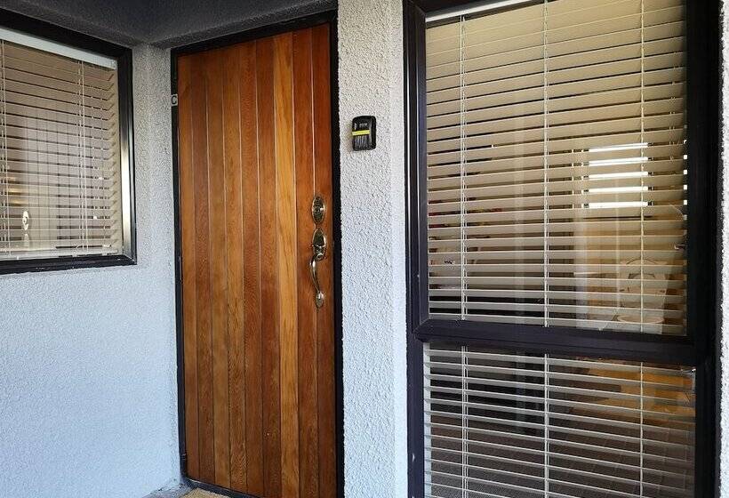 Отель Pukaki Holiday Apartments