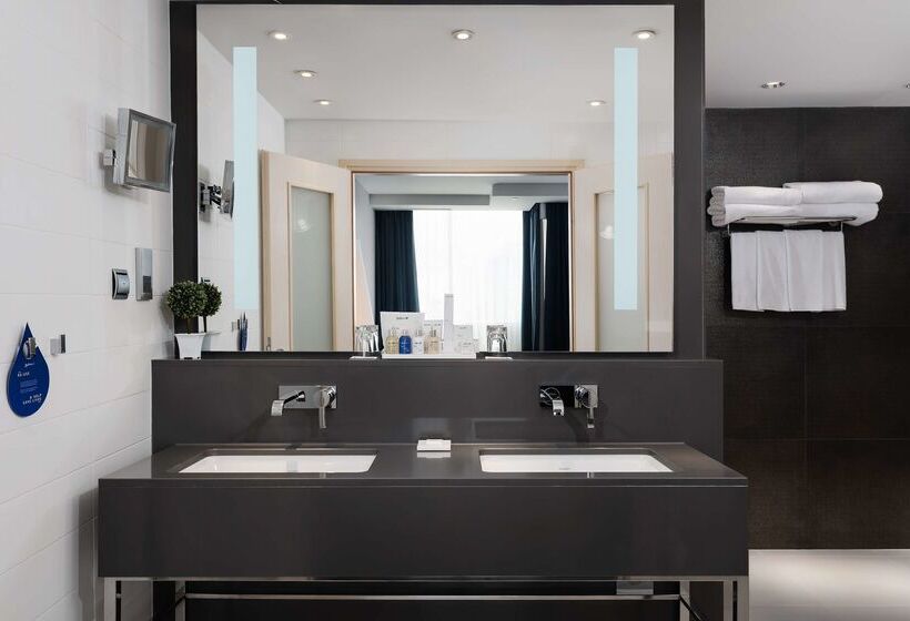 ホテル Radisson Blu Belorusskaya