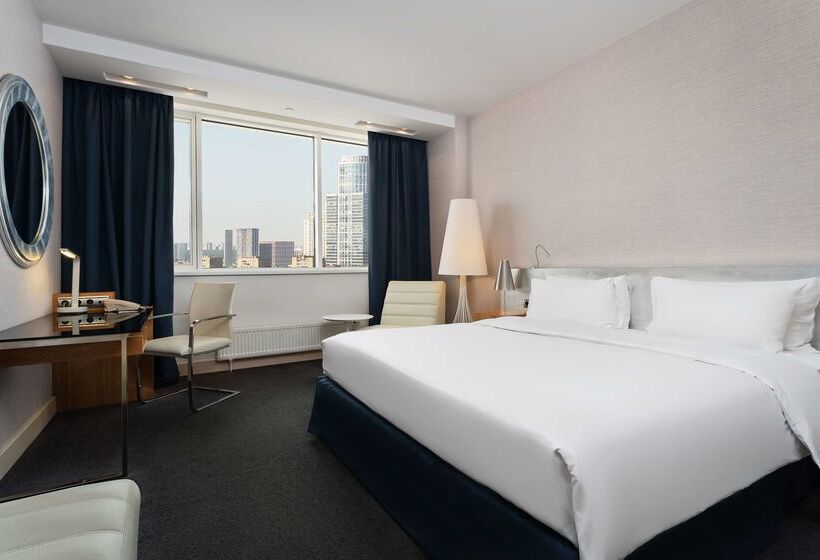 ホテル Radisson Blu Belorusskaya