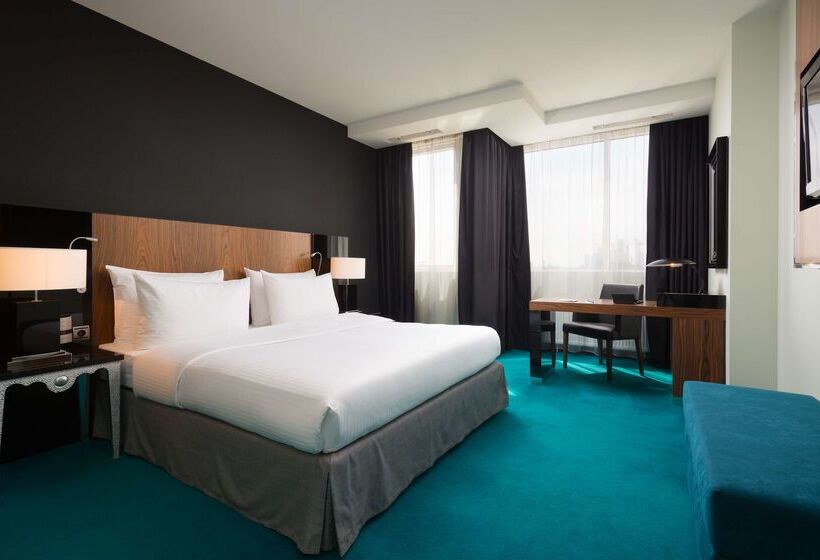 ホテル Radisson Blu Belorusskaya