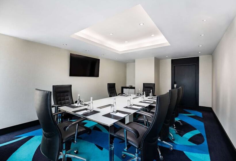 ホテル Radisson Blu Belorusskaya