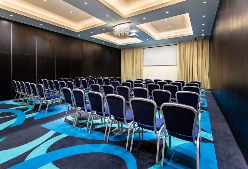 ホテル Radisson Blu Belorusskaya