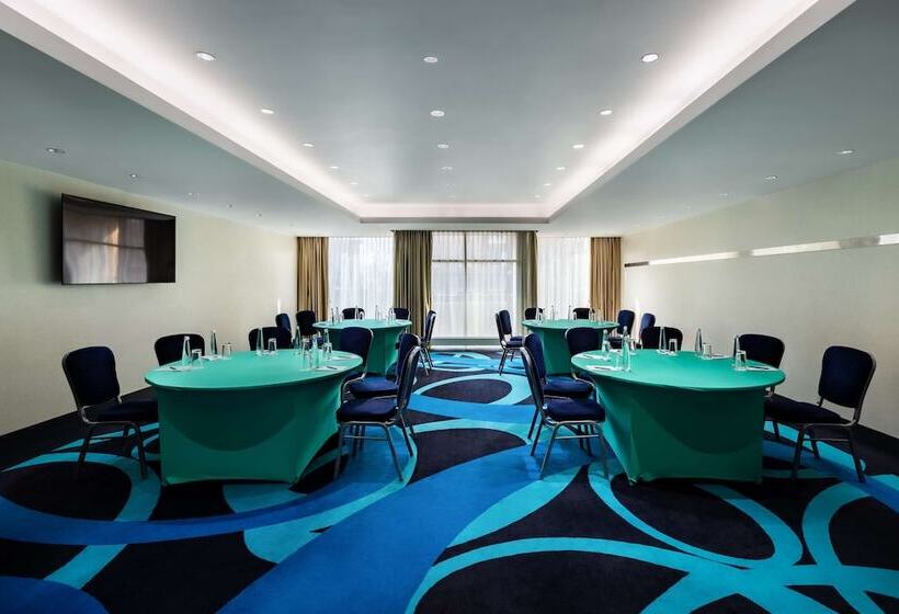 ホテル Radisson Blu Belorusskaya