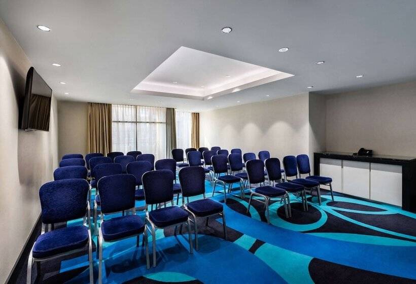 ホテル Radisson Blu Belorusskaya