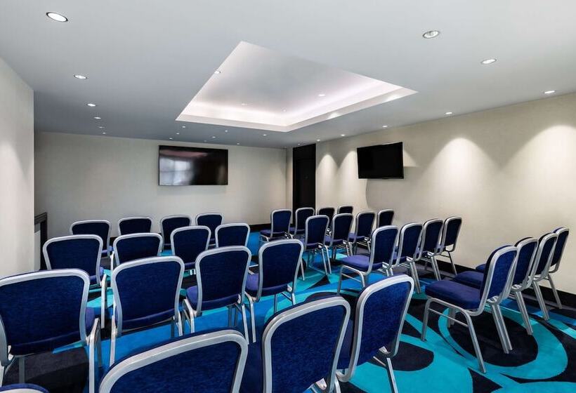 ホテル Radisson Blu Belorusskaya