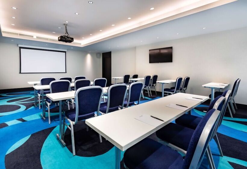 ホテル Radisson Blu Belorusskaya