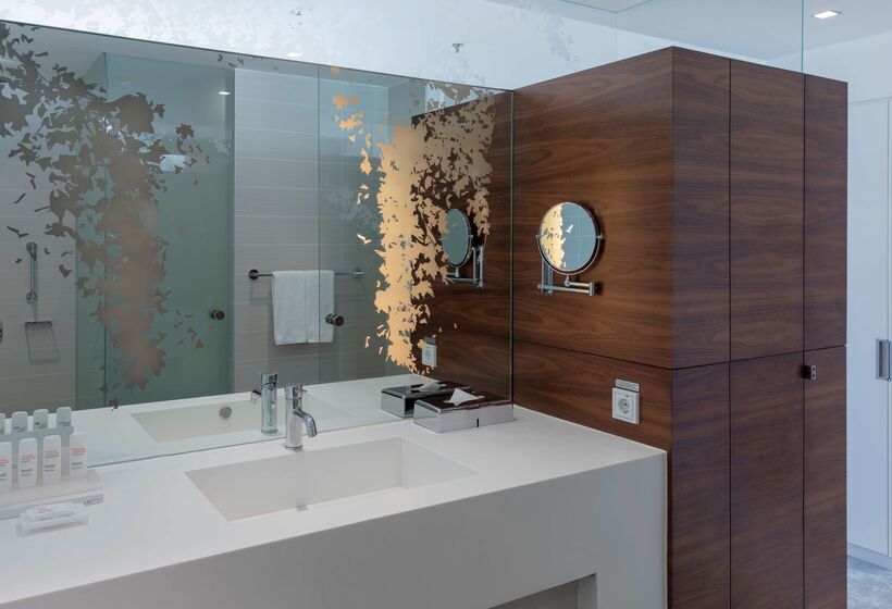 هتل Radisson Blu Iveria