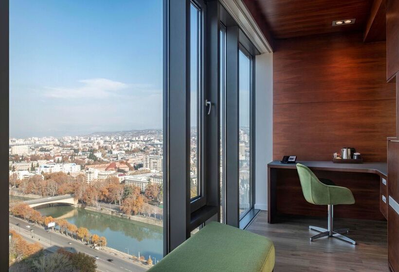 هتل Radisson Blu Iveria