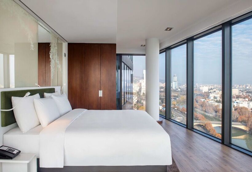 هتل Radisson Blu Iveria