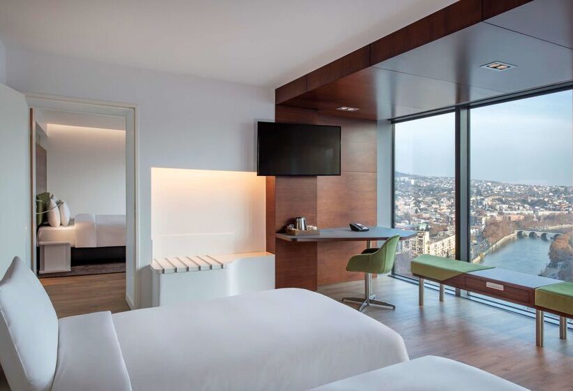 هتل Radisson Blu Iveria