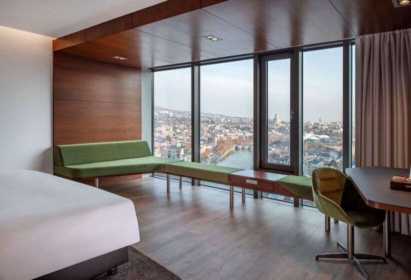 هتل Radisson Blu Iveria