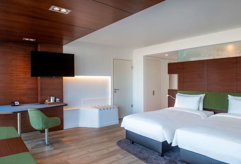 هتل Radisson Blu Iveria