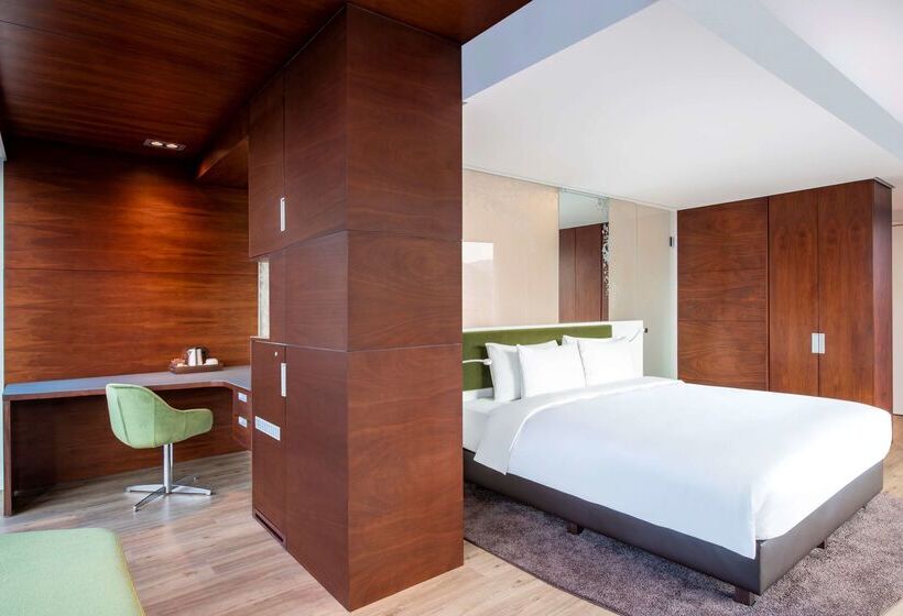 هتل Radisson Blu Iveria