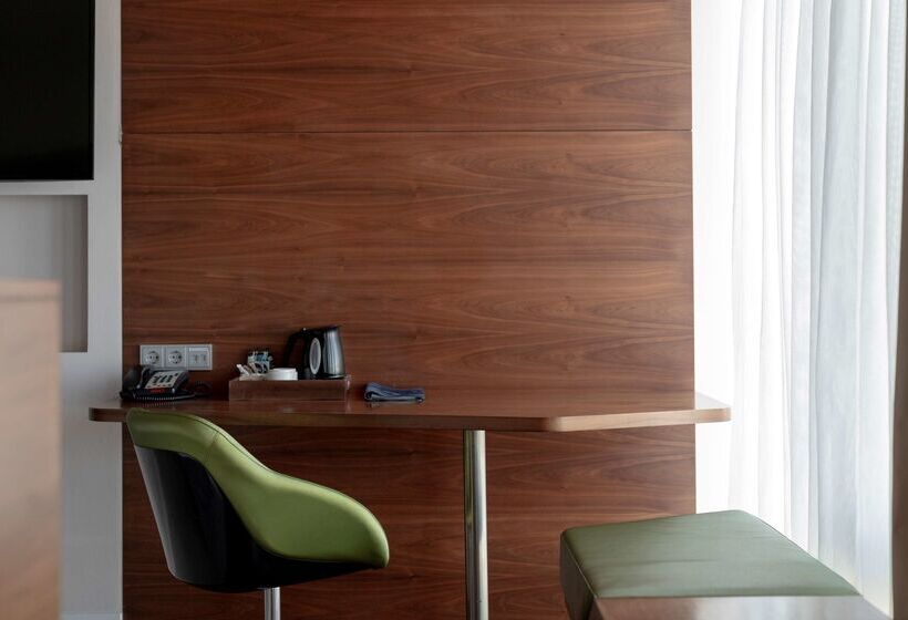 هتل Radisson Blu Iveria