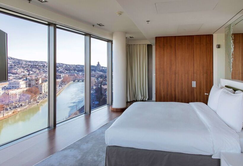 هتل Radisson Blu Iveria