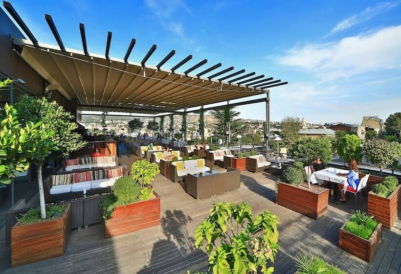 هتل Radisson Blu Iveria