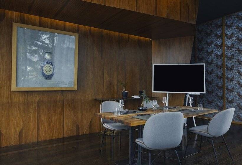 هتل Radisson Blu Iveria