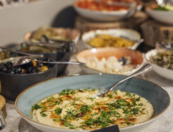 هتل Radisson Blu Iveria