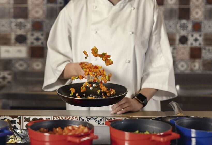 هتل Radisson Blu Iveria