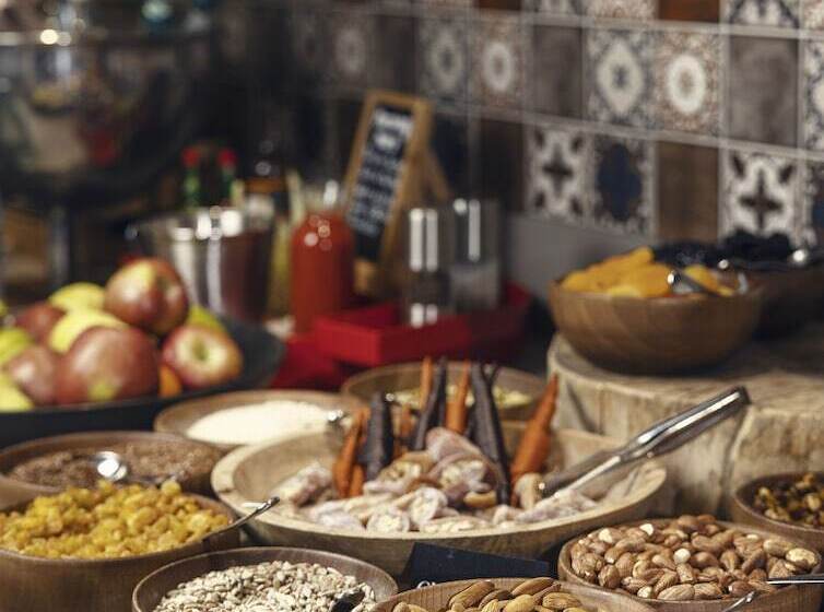 هتل Radisson Blu Iveria