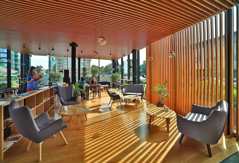 هتل Radisson Blu Iveria