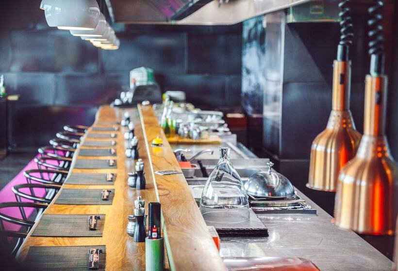 هتل Radisson Blu Iveria