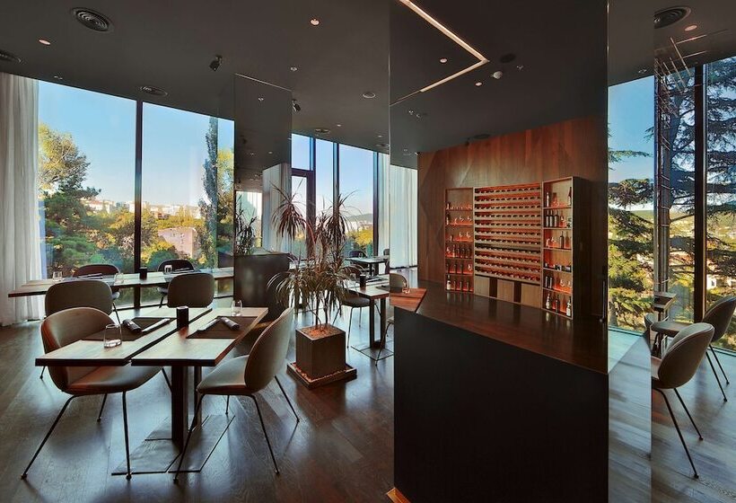 هتل Radisson Blu Iveria