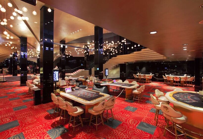 هتل Radisson Blu Iveria