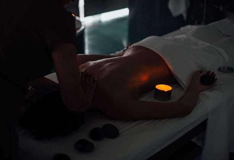 هتل Radisson Blu Iveria