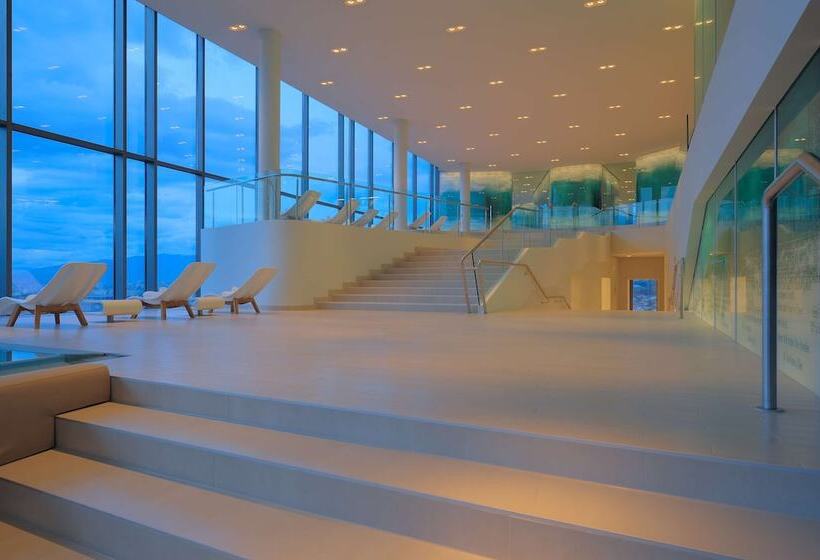 هتل Radisson Blu Iveria