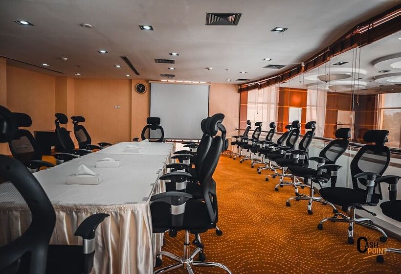 هتل Ramada By Wyndham Al Khobar