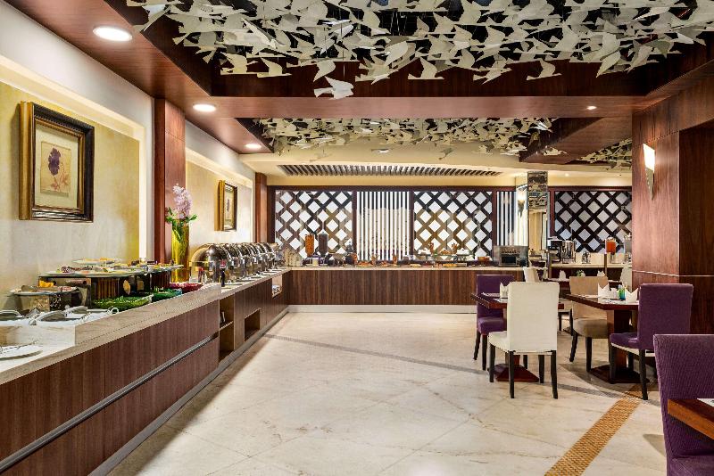 هتل Ramada By Wyndham Dammam Khaleej Road