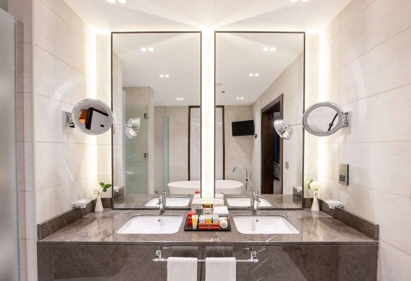 هتل Ramada Encore Doha By Wyndham