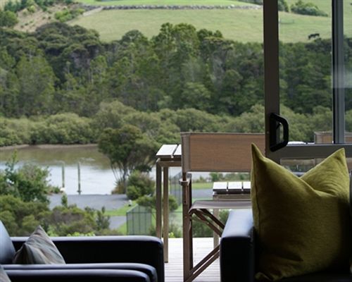 Отель Riverside Matakana