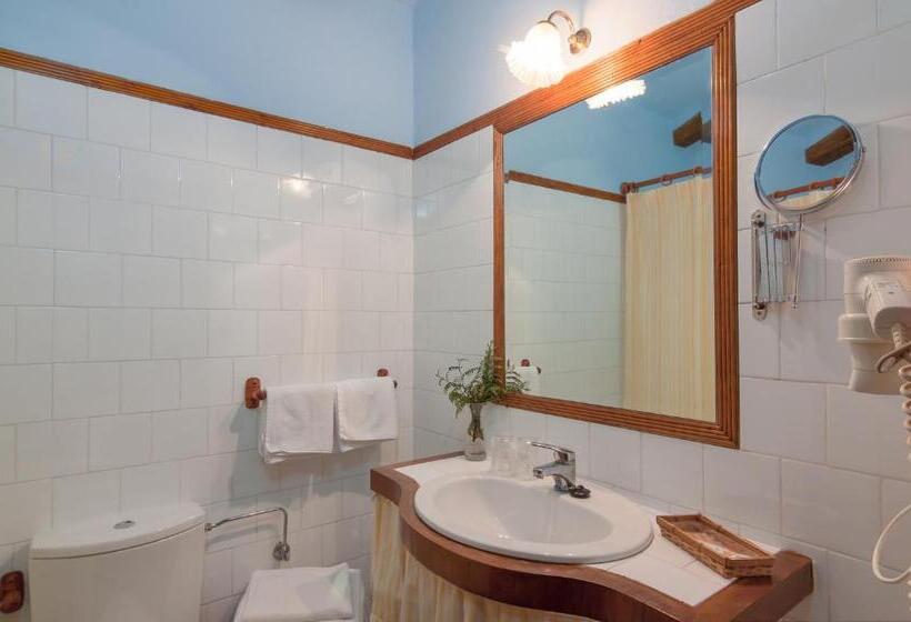 هتل روستایی Casona De La Salceda