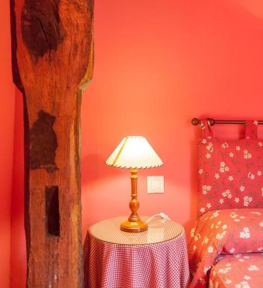 هتل روستایی Casona De La Salceda