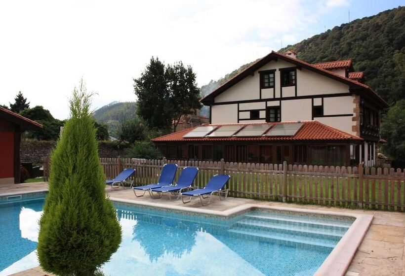 فندق ريفى Posada Restaurante Prada A Tope