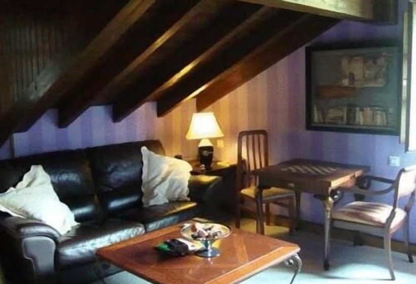 فندق ريفى Posada Restaurante Prada A Tope