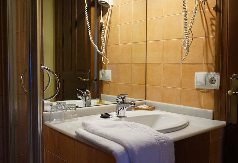 هتل روستایی Rural Palacio Fernández Heres