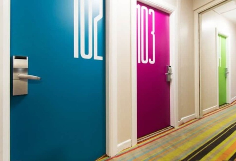 호텔 Snoozles Quay Street Tourist Hostel