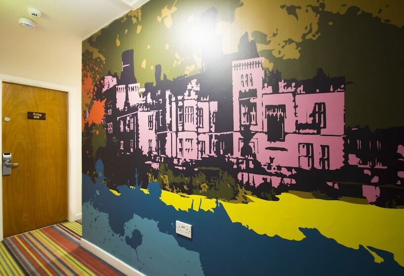 호텔 Snoozles Quay Street Tourist Hostel