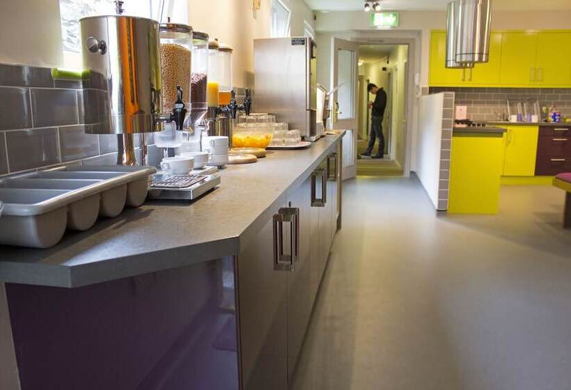 호텔 Snoozles Quay Street Tourist Hostel