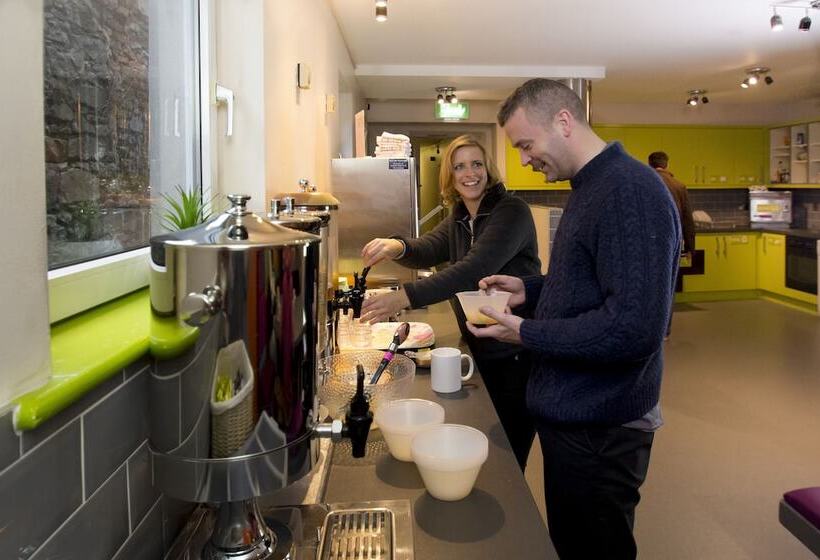 호텔 Snoozles Quay Street Tourist Hostel