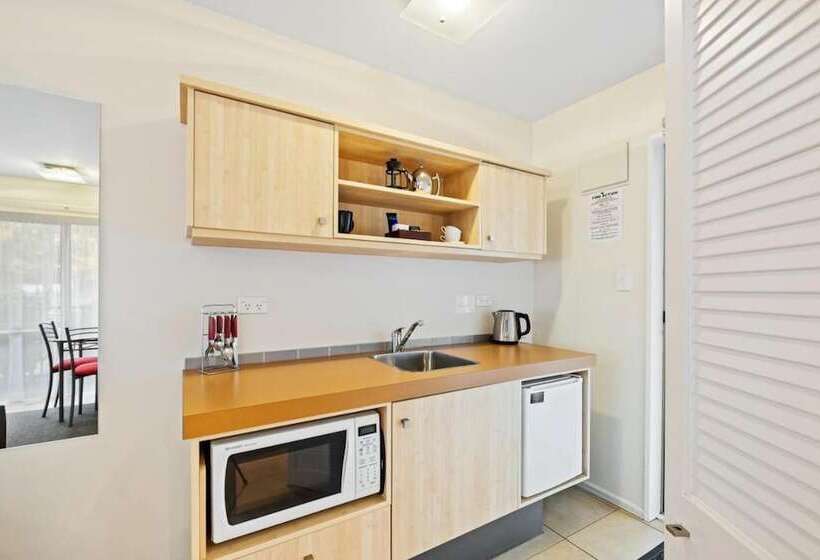 فندق Tussock Peak Lodge