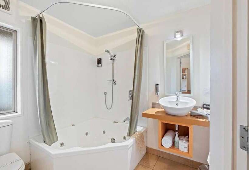 فندق Tussock Peak Lodge