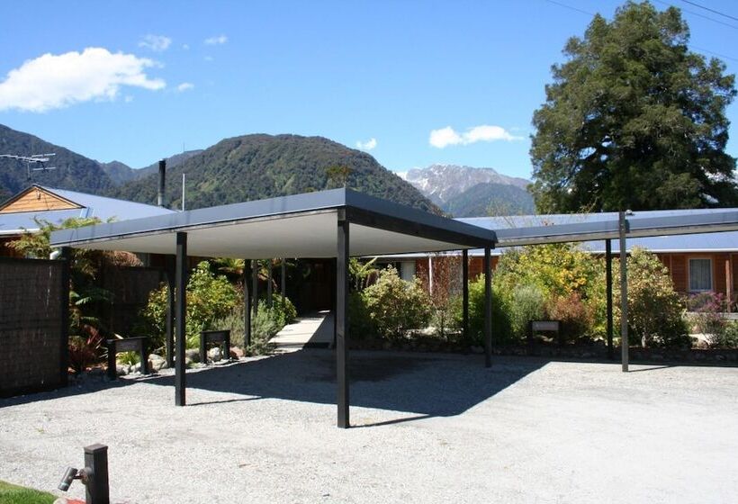 בית מלון כפרי Westwood Lodge