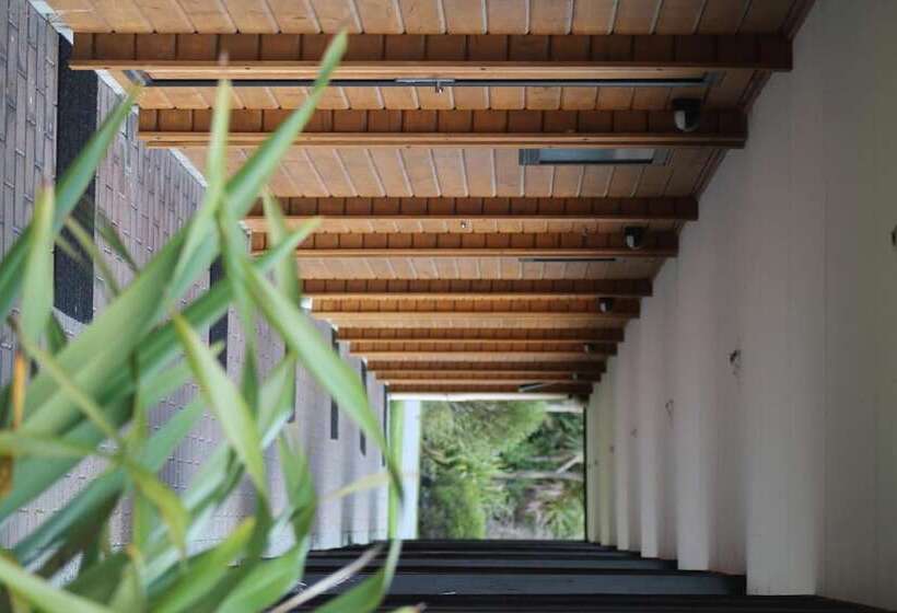 בית מלון כפרי Westwood Lodge