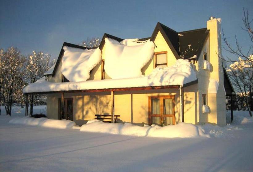 هتل Whitestone Cottages